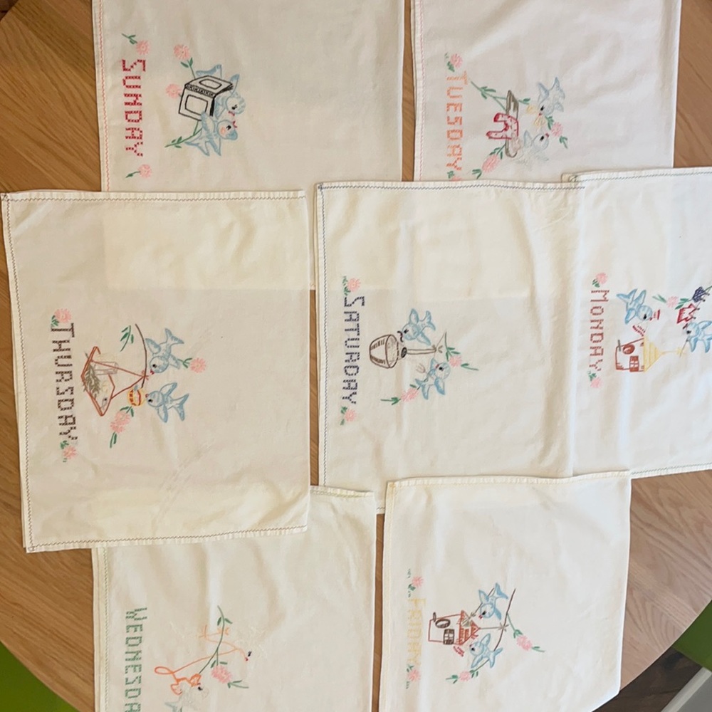 Vintage Days of the Week kitchen towels set